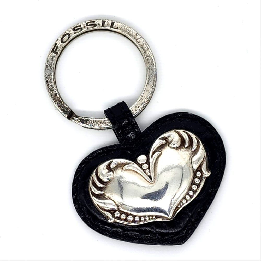 FOSSIL vintage black heart key chain like new! also available in red or brown.